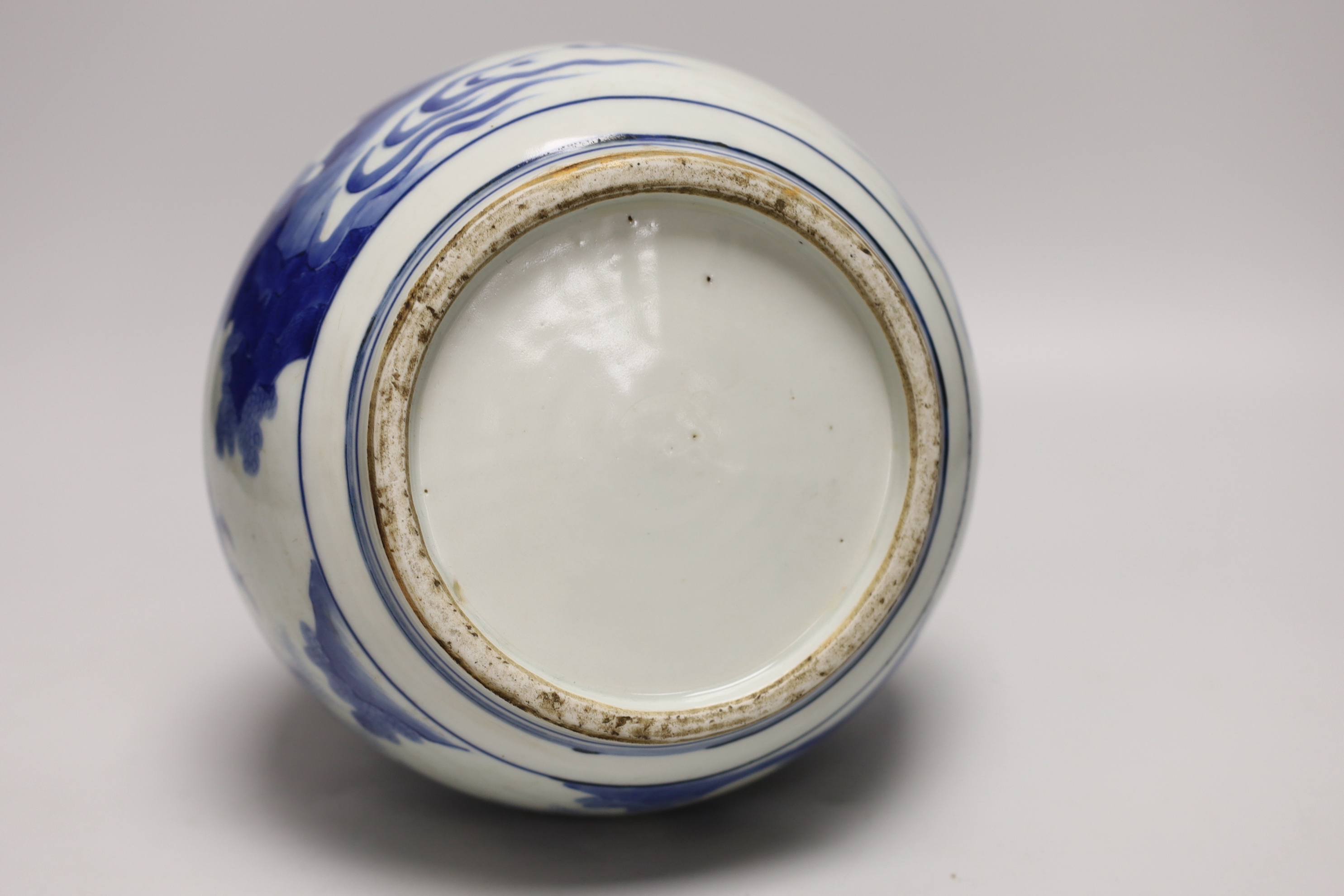 A Chinese blue and white double gourd vase, 33cm